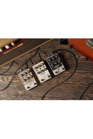 Uafx Astra Modulation Machine Pedal 50'lerin Klasik Amerikan Tüplü Amplifikatörü