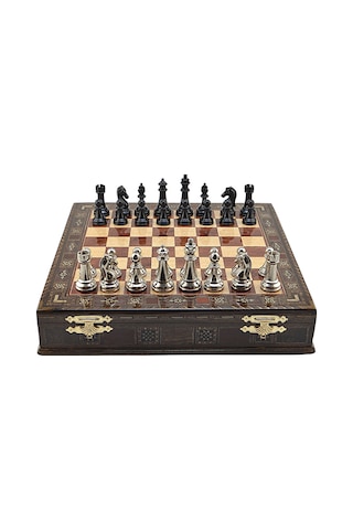 Gifthome Premium Black Metal Klasik Satranç Takımı Ve El İmali Masif Ahşap Sandıklı Gül Tahtası 38x38x6 Cm.