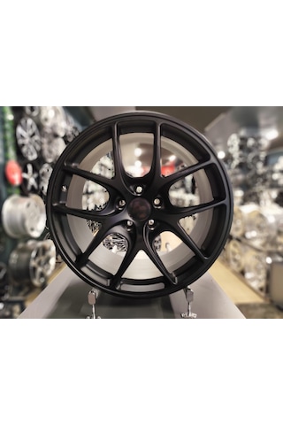 4 Adet R1-228 8 18 5 112 Et35 73,1 Black Mack Jant Takım