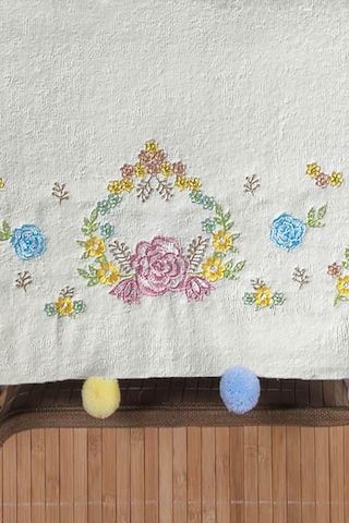 Çeyizlik 6'lı Renkli Ponponlu Çiçek Nakışlı El Yüz Havlusu Seti 50x90 Cm Krem