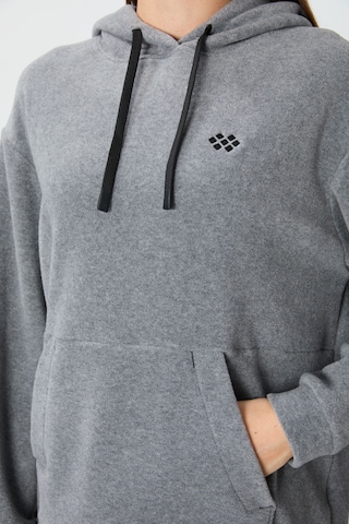 Tommy Life Gri Melanj Kalın Yumuşak Dokulu Kapüşonlu Oversize Nakışlı Polar Kadın Sweatshirt - 97292 Gri Melanj