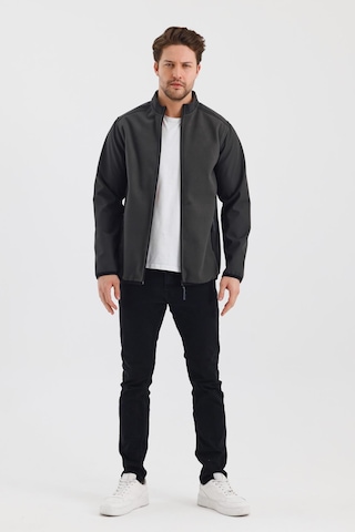 Alexandergardi Alexandergardı Dik Yaka Fermuarlı Astarsız İçi Polar Su İtici Softshell Kumaş Mont E24-mnt-02 001