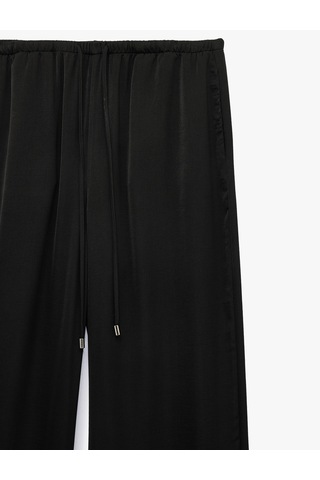 Koton Aerobin Kumaş Straight Fit Cepli Düz Geniş Paça Saten Pantolon Siyah 6sak40384pw