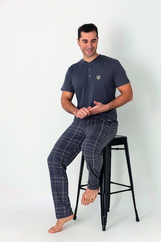 Estiva Erkek Kareli Alt Desenli Gri Kısa Kollu Patlı Penye Pijama Takımı Çok renkli