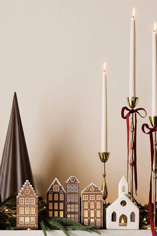Crate & Barrel Led Gingerbread Holiday Village Set 4 Ahşap Aydınlatmalı Evler Yılbaşı Temalı Yılbaşı Dekorları