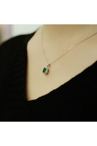 Lova Pırlantalı Oval Zümrüt Anturaj Kolye - 2040013