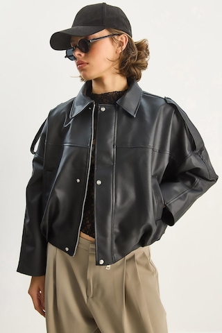 Shade Kadın Apolet Detaylı Cepli Oversize Suni Deri Bomber Ceket 1055 60283650 - Siyah