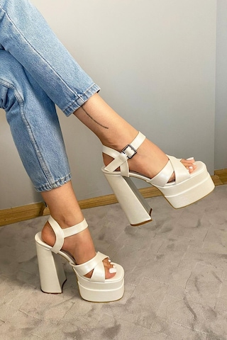 Preshley Kadın Elina Sedefli Beyaz Çapraz Bantlı 15 Cm Platform Topuklu Ayakkabı Beyaz 1