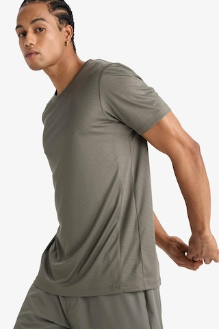 Defacto Defactofit Slim Fit Dar Kesim Bisiklet Yaka Çabuk Kuruyan Nefes Alabilen Esnek Kumaş Baskılı Sporcu Kısa Kollu Tişört E9318ax25aukh398 Haki