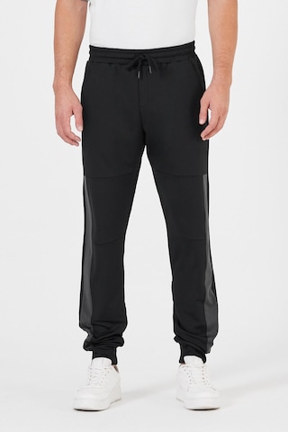 Erkek Siyah Standart Fit Normal Kesim Paça Ribanalı Cepli Rahat Jogger Eşofman Altı Siyah