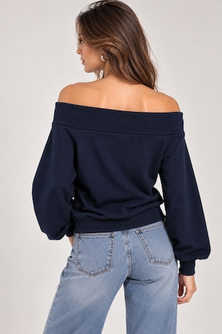 Sortie Collection Madonna Yaka Çiçek Nakışlı 3 İplik Sweatshirt Lacivert