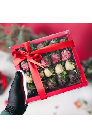 Sevgililer Günü Çilek Kaplı Çikolata Kutusu