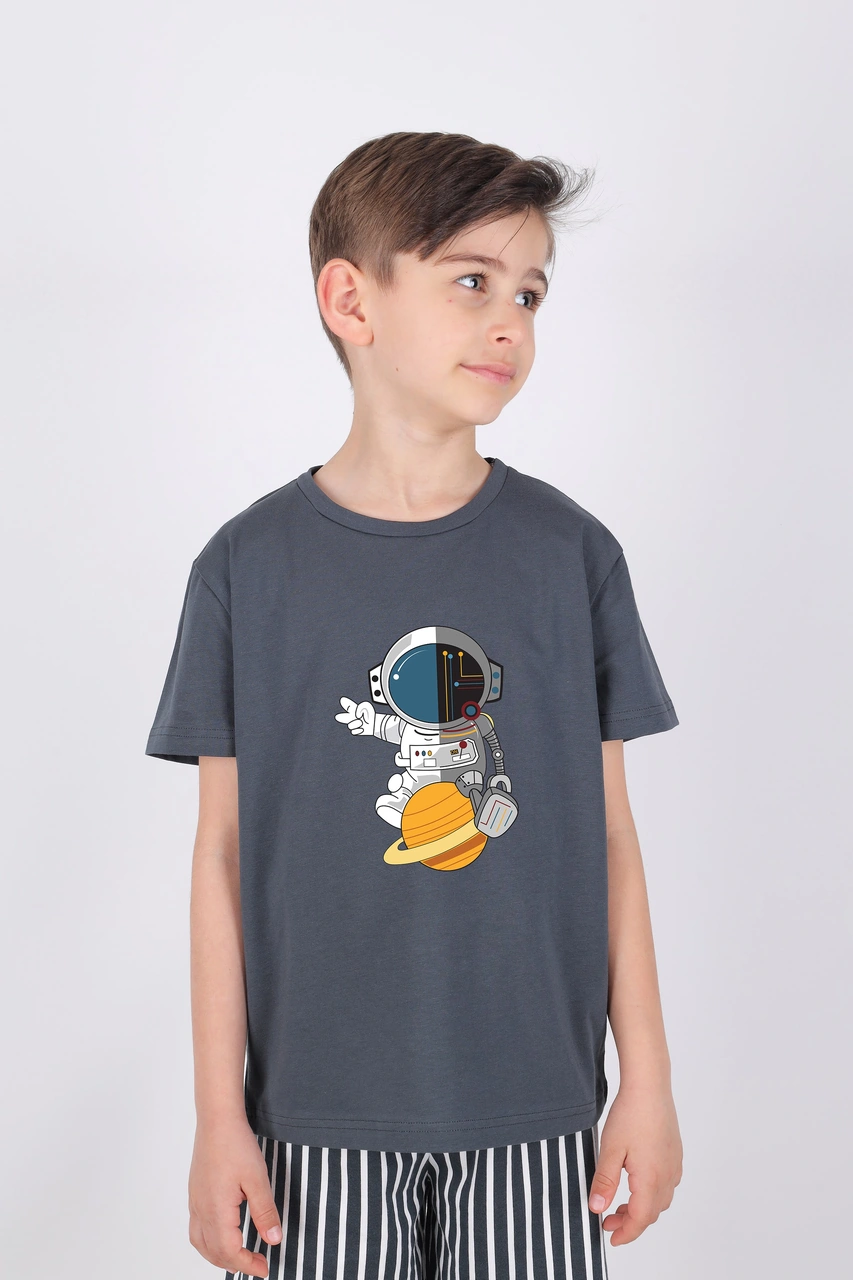 Koza İç Giyim Erkek Çocuk Pamuklu Kısa Kollu Üst Astronot Baskılı Alt Çizgili Şortlu Takım Kc30103 Füme