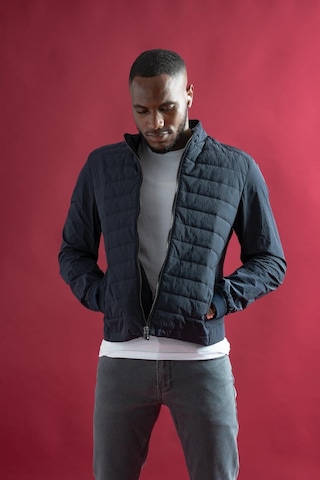 Slim Fit Dik Yaka Fermuar Kapamalı Yandan Cepli Astarlı Baharlık Mont 001