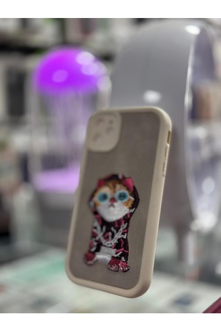 Apple Uyumlu iPhone 11 Nakış İşlemeli Arka Koruma Kılıfı