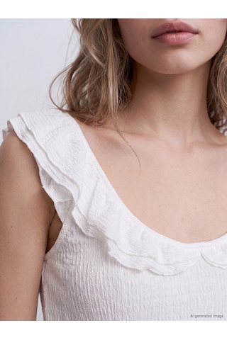 Lcw Vision Beyaz Bebe Yakalı Fırfırlı Kadın Atlet