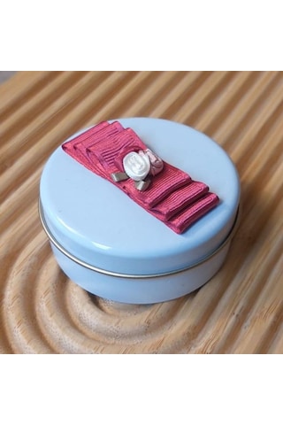 Uretti - Ayşe 7362 3239 El Yapımı Lavanta Kokulu Metal Kutuda Mum - 3 X 7 Cm Beyaz