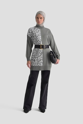 Armine Trend Leopar Desenli Balıkçı Yaka Triko Tunik Gri 25ytd4110 Gri