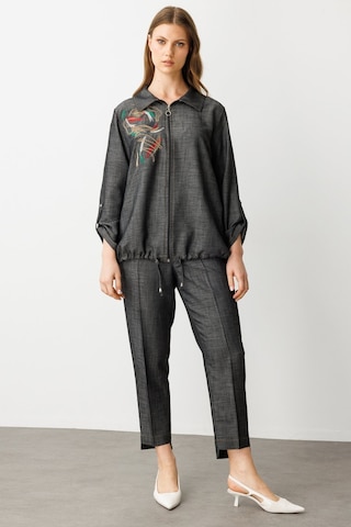 Ekol Kadın Büyük Beden Önü İşlemeli Trençkot 7568 Siyah Siyah