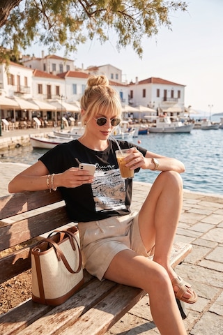 Lela Baskılı Bisiklet Yaka Regular Fit Bayan T Shirt 6671000 Siyah