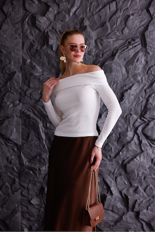 Madonna Yaka Uzun Kollu Fitilli Kadın Bluz Beyaz