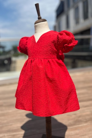 Krep Kabartma Desenli Kız Çocuk Bebek Kırmızı Elbise 001