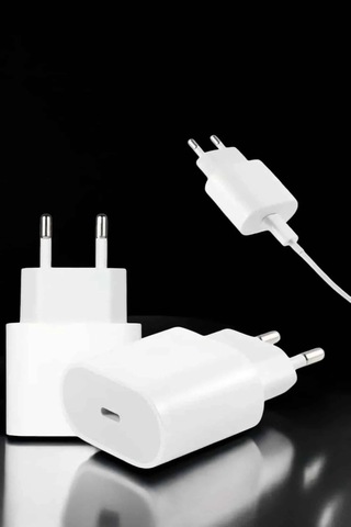 Hızlı Şarj Adaptörü Ve Type-c Kablo 15 Pro Max Uyumlu 07400892