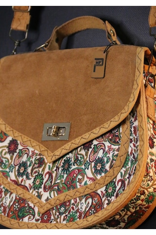 Pujiva, Büyük Boy, Etnik, Kilim Desenli, El Ve Omuz Askılı, Fermuarlı, Kilitli, Desenli Çanta En 27 Boy 23 D 6 Bej