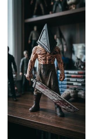 Silent Hill 2 Pyramid Head Figür Piramit Kafa Koleksiyonluk Heykel 18 Cm Dev Boy Silent Hill 2 Pyramid Head Figür Piramit Kafa Koleksiyonluk Heykel 18 Cm Dev Boy