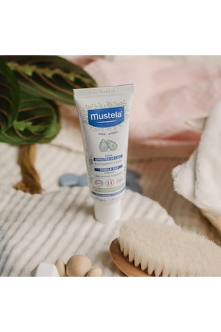 Mustela Cradle Cap Saç Pullanmalarına Karşı Bakım Kremi 40 Ml