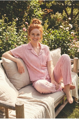 Medinenur Fırfır Detaylı Örme Kısa Kol Düğmeli Pijama Takımı Pembe