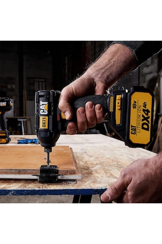 Cat DX71.2 18 V 4.0 AH Li-İon Çift Akülü 215NM Kömürsüz Profesyonel Şarjlı Darbeli Tornavida