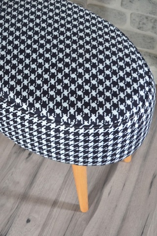 Valente Oval Puf Kazayağı Desenli Kazayağı