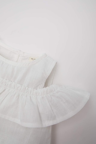 DeFacto Kız Bebek Bisiklet Yaka Flamlı Poplin Kısa Kollu Bluz E2849A525SMWT32 Beyaz