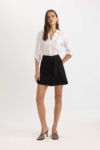 Defacto Normal Bel Astarlı Brode Mini Etek B9946AX24SMBK81 Siyah