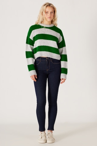 Wrangler High Rise Skinny Fit Dar Kesim Yüksek Bel Çok Dar Paça Lacivert Kadın Esnek Jean Denim Kot Pantolon W27H01736 Koyu Lacivert