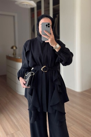 Ka Hijab Fırfır Detaylı Kuşaklı Takım - Siyah