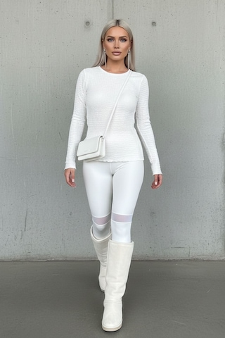 Kadın Beyaz Dokulu Bisiklet Yaka Uzun Kollu Slim Fit Body - Kadın Bluz Krem