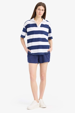 DeFacto Regular Fit Beli Bağcıklı Normal Bel Düz Paça Şort C7600AX25SMNV42 Lacivert