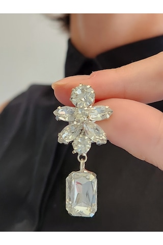 Çiçek Model Kristal Taşlı Küpe Silver