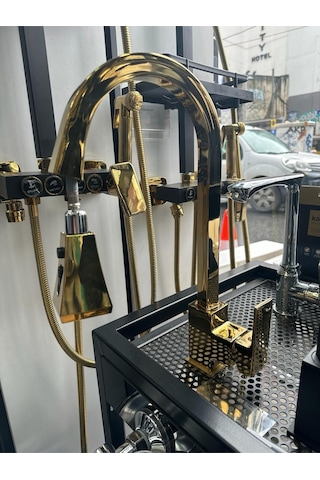 Boheme Spiralli Mutfak Bataryası Spiralli Evye Musluk Uzayan Batarya Tazzik Ve Basınç Ayarlı Musluk Gold