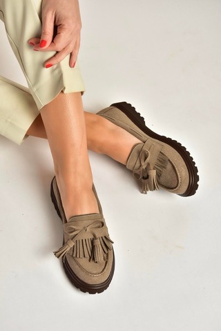 Fox Shoes Y996653002 Vizon Süet Püskül Detaylı Kadın Makosen Ayakkabı Vizon