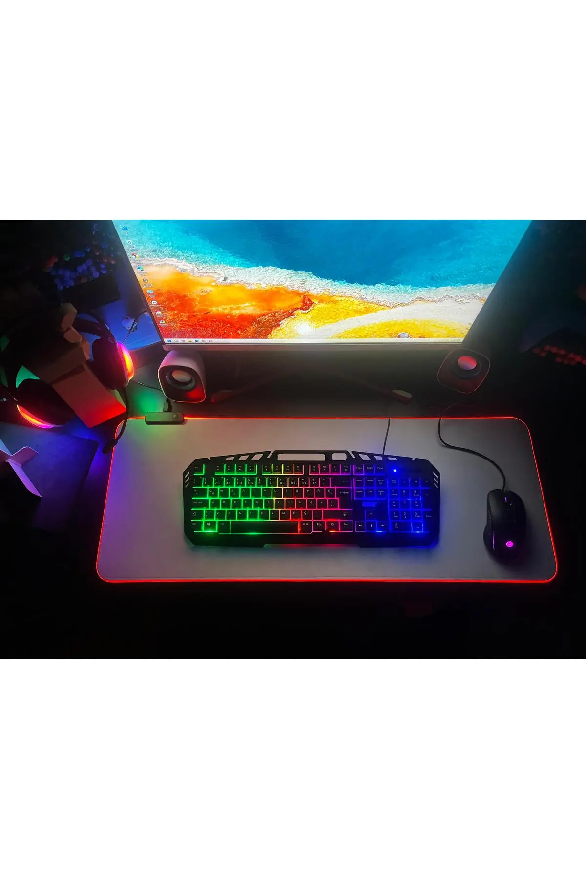 Quandtech Gaming Oyuncu Mouse Pad Beyaz Rgb Speed Yüzey 13+1 Farklı Değişen Ledlı,80x30 Cm Beyaz