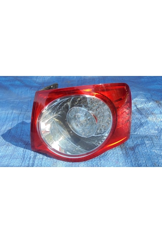 Volkswagen Jetta Stop Lambası Ledli Dış Sağ Yolcu Tarafı 1K5945096