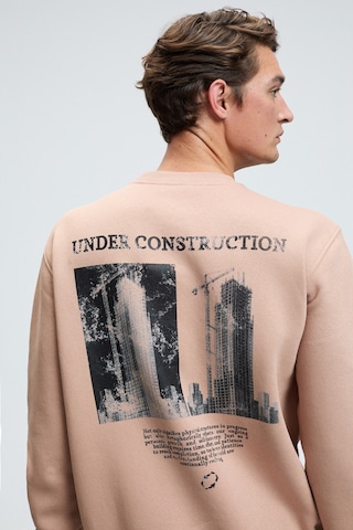 Grimelange LUCIAN Erkek Göğsü Ve Sırtı Baskılı Yuvarlak Yaka Regular Fit Vizon Sweatshirt