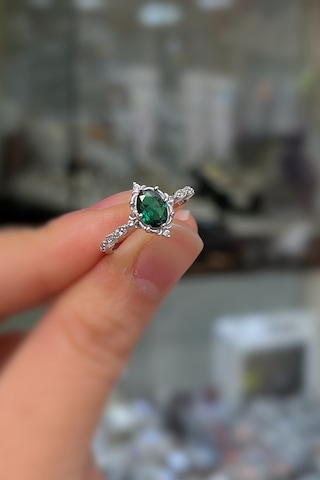 925 Ayar Gümüş Oval Kesim Yeşil Taşlı Vintage Tasarım Kadın Yüzük Gümüş