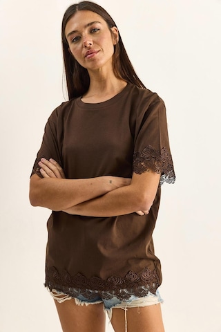 Shade Kadın Bisiklet Yaka Dantel Detaylı Oversize T-shirt 2134 60286120 - Kahverengi