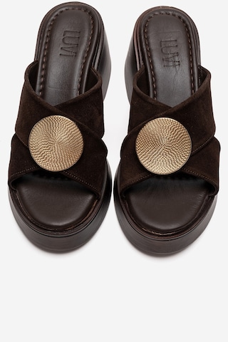 Luvishoes Fıanna Kahverengi Süet Hakiki Deri Tokalı Çapraz Bantlı Kadın Dolgu Topuklu Terlik