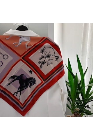 Lente Aksesuar Kadın Premium Desenli Boyun Çanta Ve Saç Fuları 70x70 Cm Kırmızı Atlı