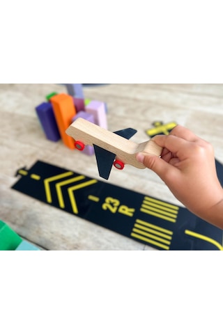 Waytoplay - Runway - 9 Parça 1 Uçak + 8 Yol